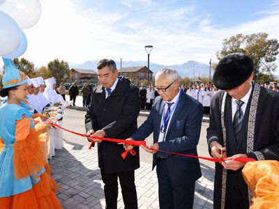 В селе Нарынкол Алматинской области открыли современную поликлинику и ветеринарную лабораторию