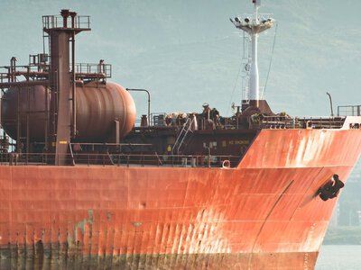 В Дубае заморозили более $700 млн продавцов российской нефти из-за борьбы за рынок