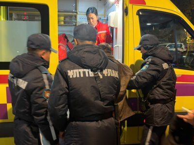  Мужчина потерял сознание прямо на улице Алматы 