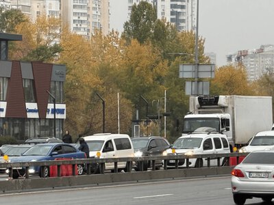В Киеве на левом берегу образовались пробки из-за атак РФ