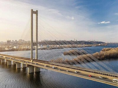 После ночной атаки на Киев поврежден Южный мост: как работает метро 27 октября