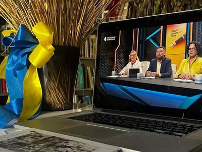 Со слезами на глазах: как украинцы писали Радиодиктант национального единства 2026