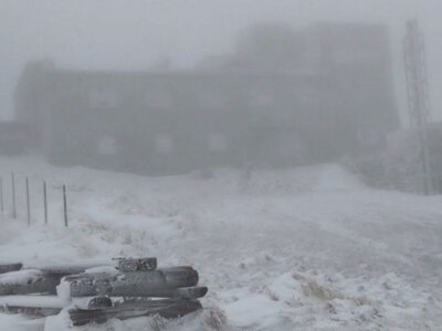 В Карпатах продолжает бушевать настоящая зима