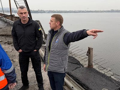 В Киеве после атаки закрыли Южный мост и остановили движение метро