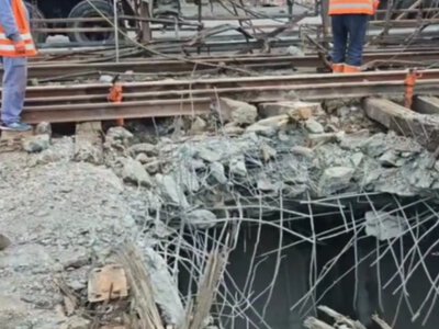 На Южном мосту в Киеве образовалась большая воронка: что известно о последствиях атаки