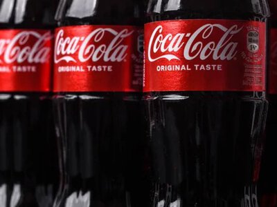 Coca-Cola увеличила прибыль и опередила PepsiCo на рынке: почему продажи растут