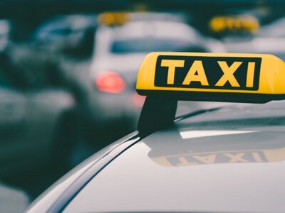Такси за 1000 грн во время тревог не будет: власти ограничили рост цен в Киеве