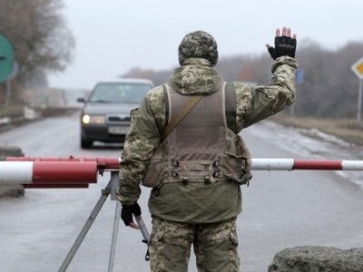 На выезде из Донецкой области задержали двух российских военных, которые пытались добраться до Киева под видом гражданских