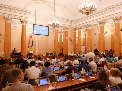 С пятой попытки: Одесский горсовет разблокировал работу с новым составом «доверяйцев»