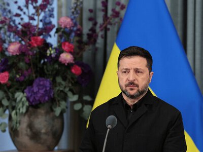 Зеленский: территории могут обсуждать только лидеры государств