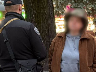 Надругательство над флагом Украины: какое наказание грозит 47-летней франковчанке (фото) (Видео)