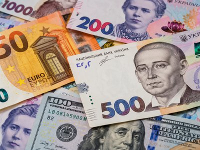 Какие суммы хранят украинцы в банках и кому больше всего доверяют