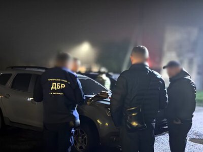 На Буковине задержали начальника отдела ТЦК и четырёх его подчинённых: их подозревают в пытках и взяточничестве