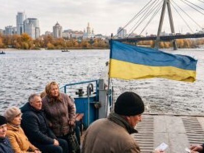 В Киеве идет работа по возобновлению паромных переправ