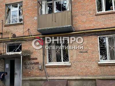 Сотни разбитых окон и поврежденные автомобили: что происходит на месте вражеской атаки в Днепре
