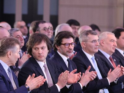 Три миллиарда на благотворительность? В Грузии вновь спорят о меценатстве Иванишвили