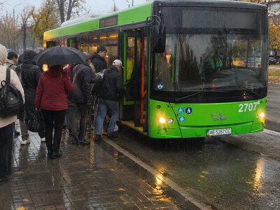 Трамваи, троллейбусы и метро в Днепре до сих пор не работают: что важно знать пассажирам