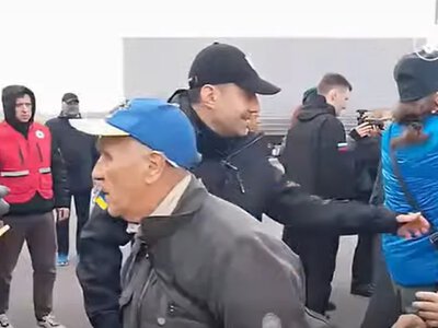 Вскоре будем дома: Лубинец показал первые кадры с эвакуированными из Олешек