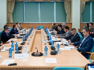  Правительство и международные партнеры обсудили восстановление транспортной инфраструктуры 